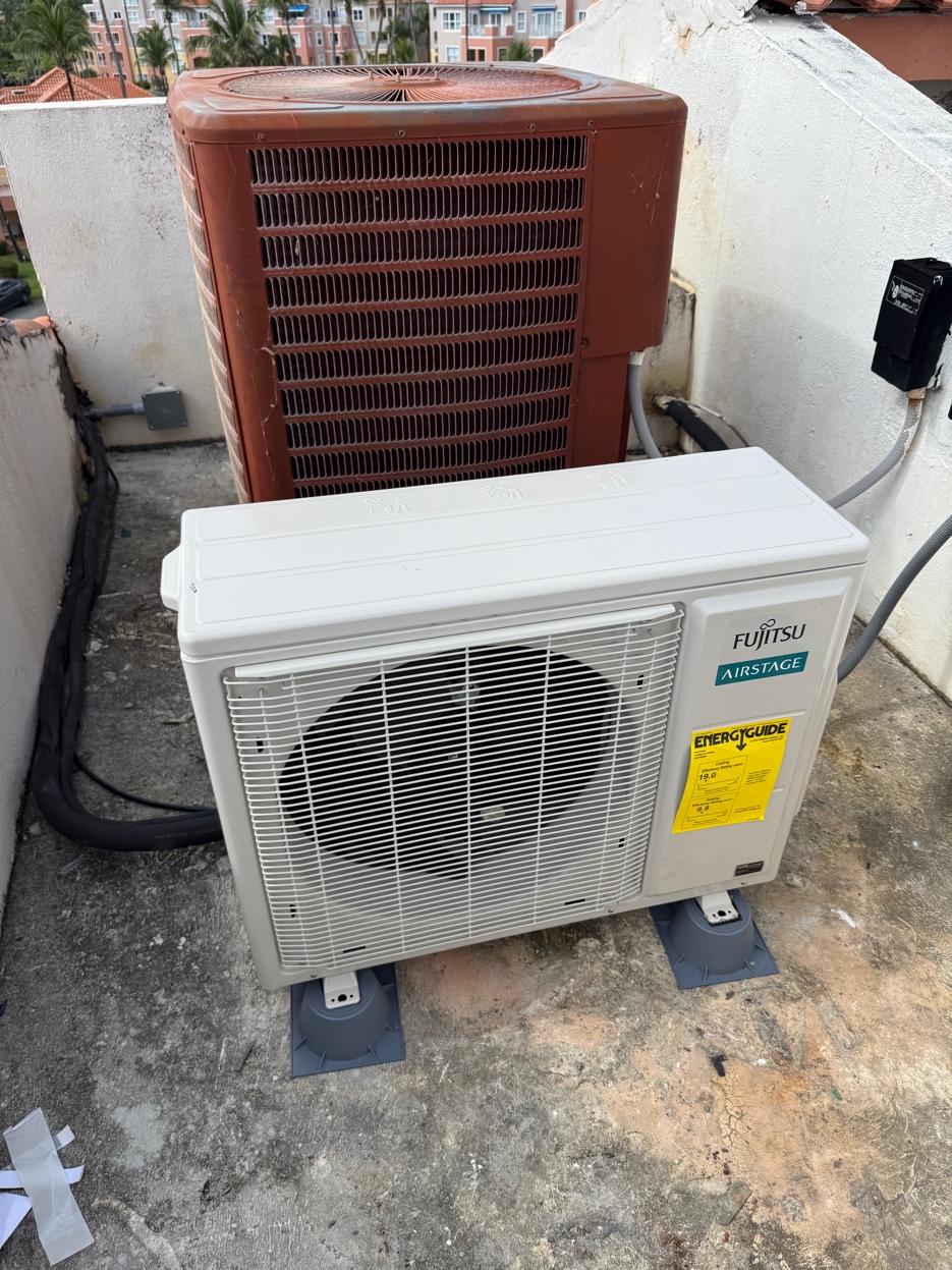 Fujitsu Airstage — Unidad exterior instalada