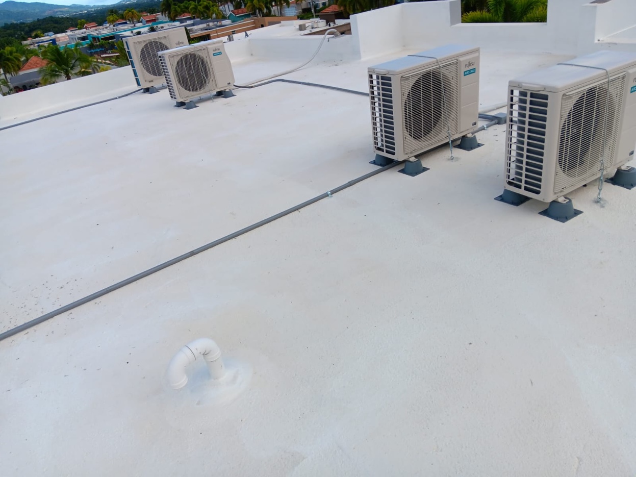 Fujitsu Airstage — Instalación comercial azotea